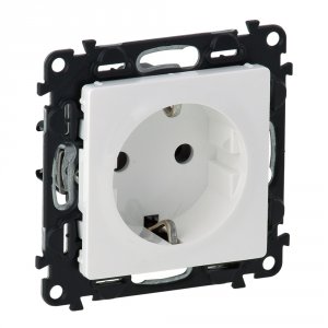 Розетка Legrand Valena Life 753421