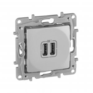 Розетка Legrand Etika 672494