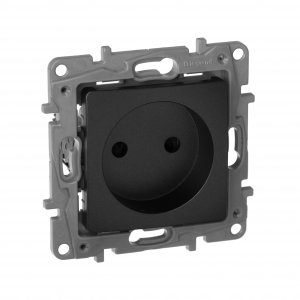 Розетка Legrand Etika 672634