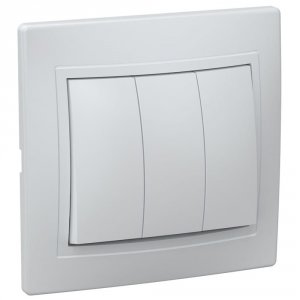 Трехклавишный выключатель Iek ВС10-3-0-ККм, КВАРТА (EVK30-K33-10-DM)