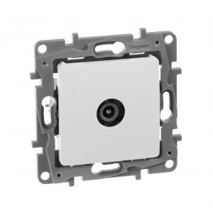 Проходная розетка Legrand 672263