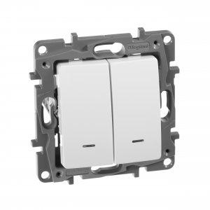 Двухклавишный переключатель Legrand Etika 672216 LG