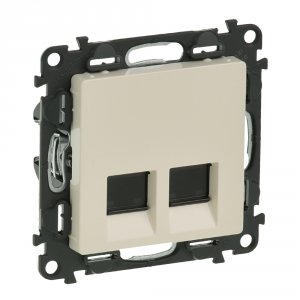 Компьютерная розетка Legrand Valena LIFE (753541)