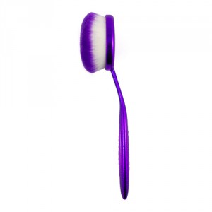 Фиолетовая кисть для макияжа MakeUp Revolution Oval Face Brush (8849)